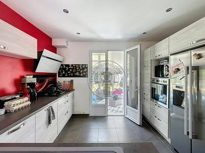 Maison - 143 m² - 7 pièces