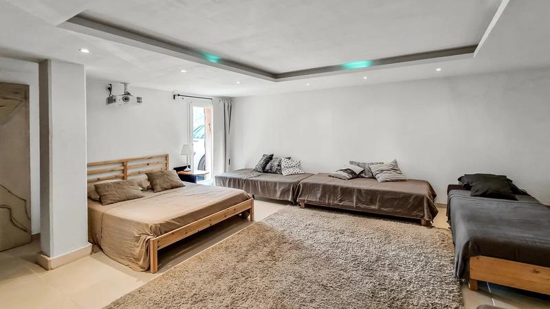 Villa - 290 m² - 8 pièces