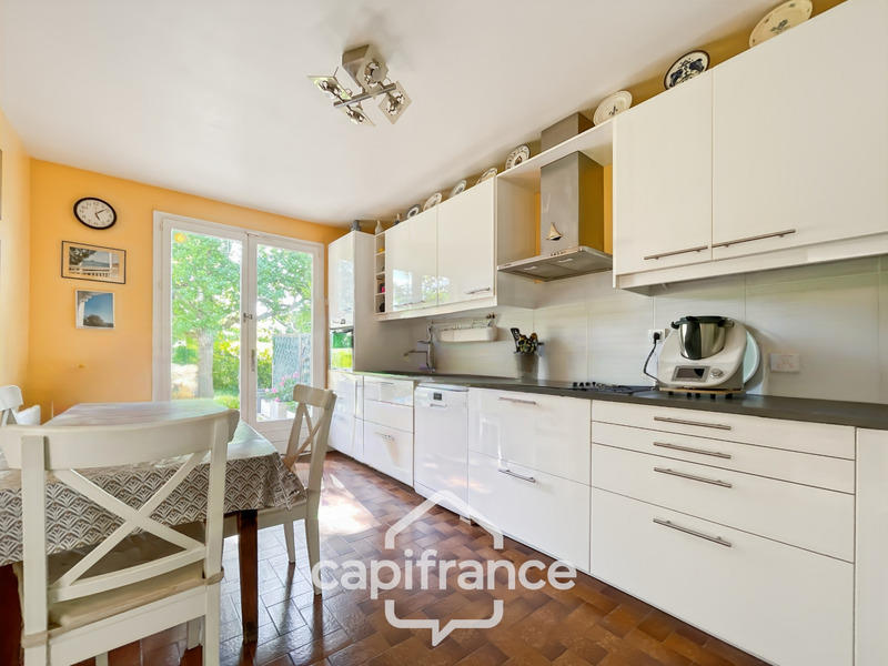 Propriété - 225 m² - 10 pièces