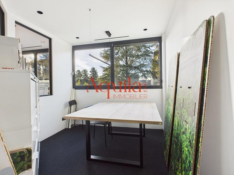 Bureau - 225 m² - 10 pièces