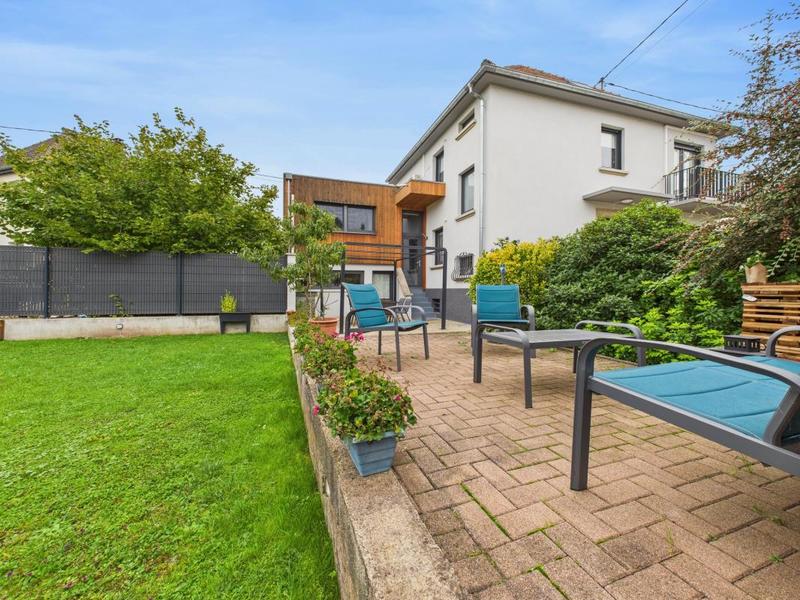 Maison - 202 m² - 5 pièces