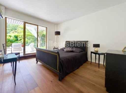 Appartement ancien - 113 m² - 5 pièces