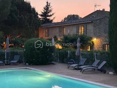 Mas - 545 m² - 18 pièces