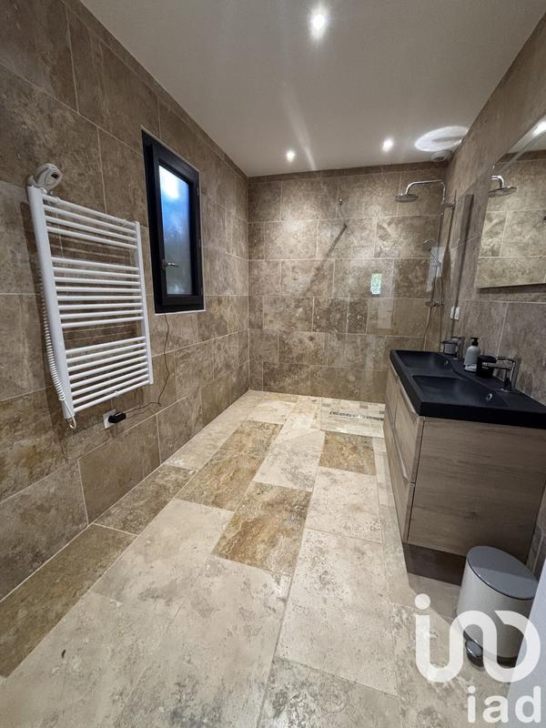 Maison - 411 m² - 5 pièces