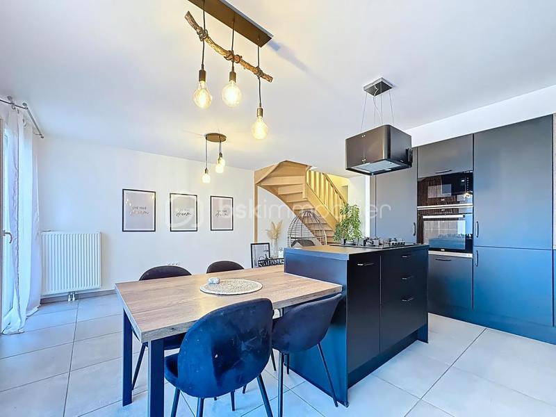 Maison - 89 m² - 4 pièces