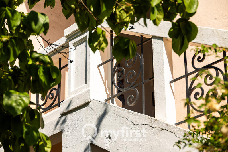 Maison - 202 m² - 6 pièces