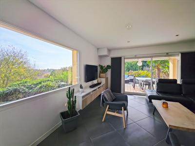 Maison - 195 m² - 7 pièces