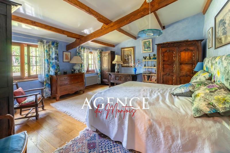 Maison - 203 m² - 7 pièces