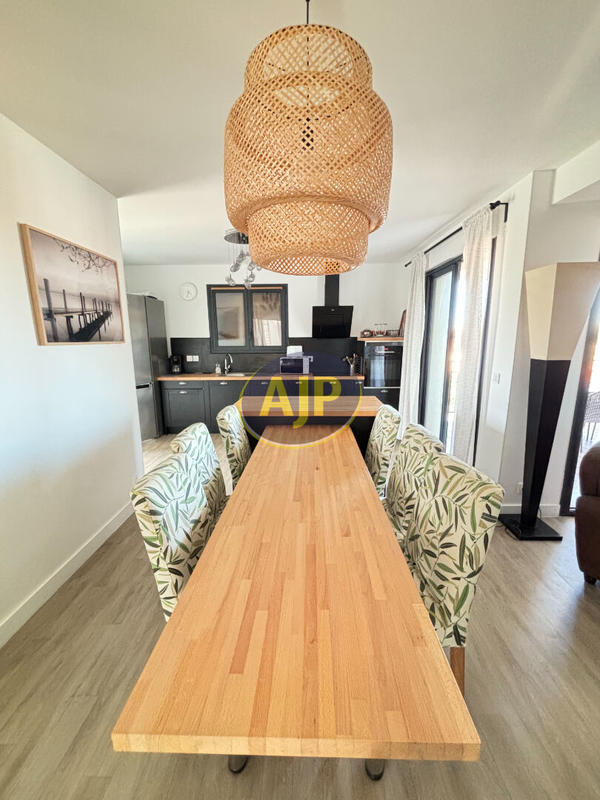 Appartement - 111 m² - 4 pièces