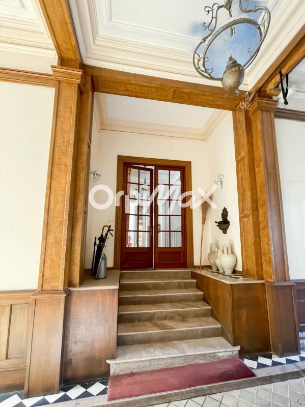 Maison - 350 m² - 11 pièces