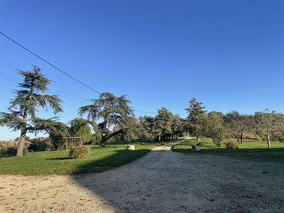 Maison - 533 m² - 20 pièces