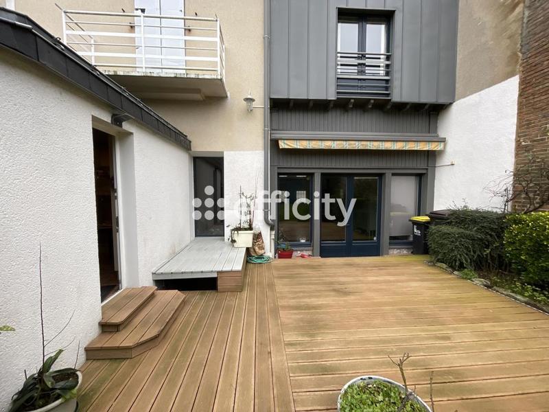 Maison - 223 m² - 9 pièces