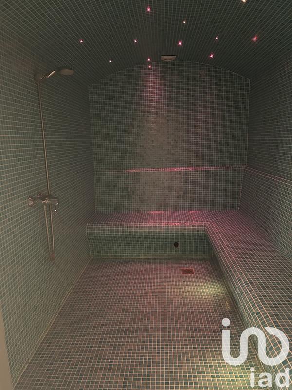 Maison - 350 m² - 12 pièces