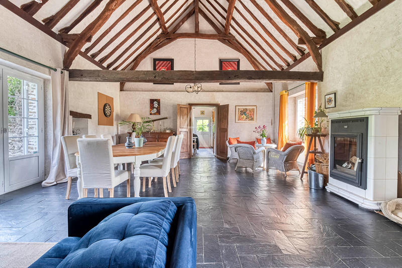 Maison - 228 m² - 8 pièces