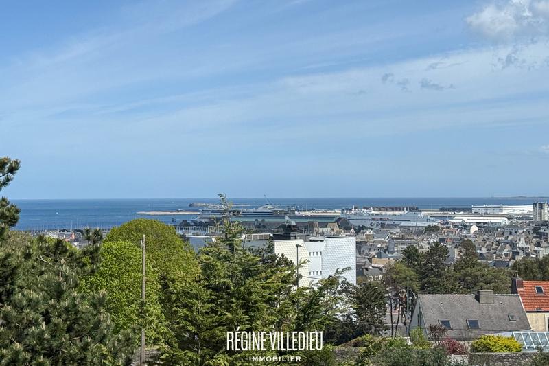 Maison - 128 m² - 7 pièces