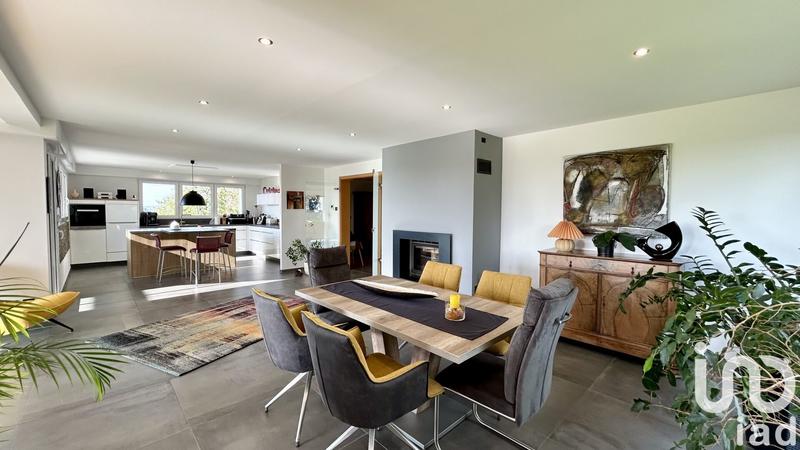 Maison - 217 m² - 6 pièces