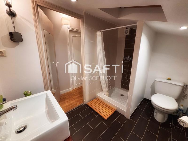 Maison - 220 m² - 8 pièces