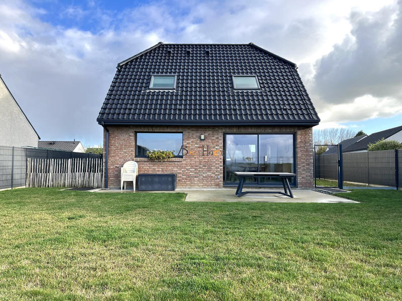 Maison - 90 m² - 5 pièces