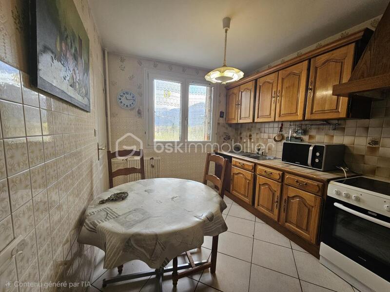 Appartement - 93 m² - 5 pièces