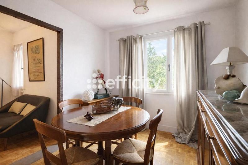 Appartement - 90 m² - 5 pièces