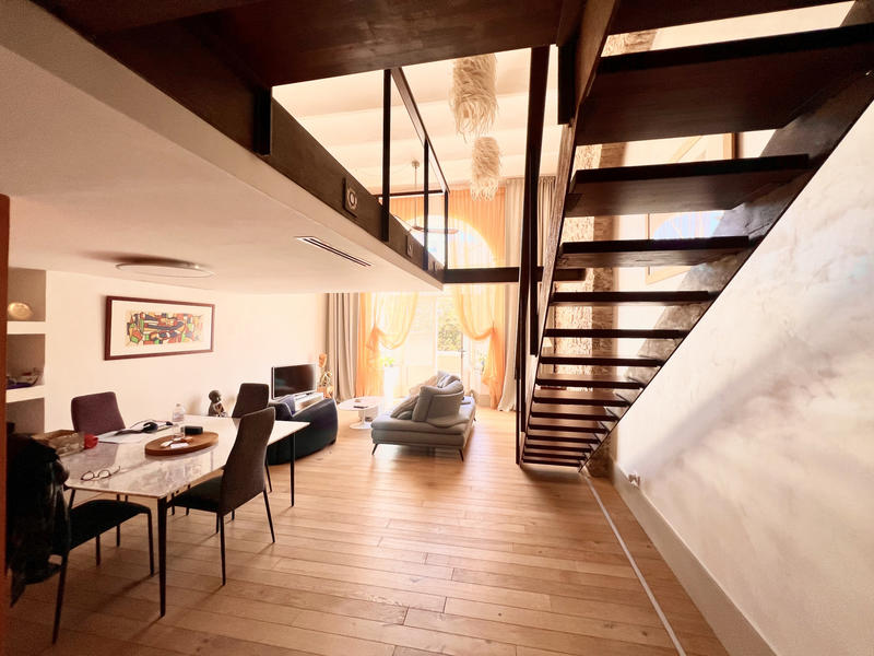 Loft - 83 m² - 3 pièces