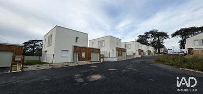 Maison - 95 m² - 4 pièces