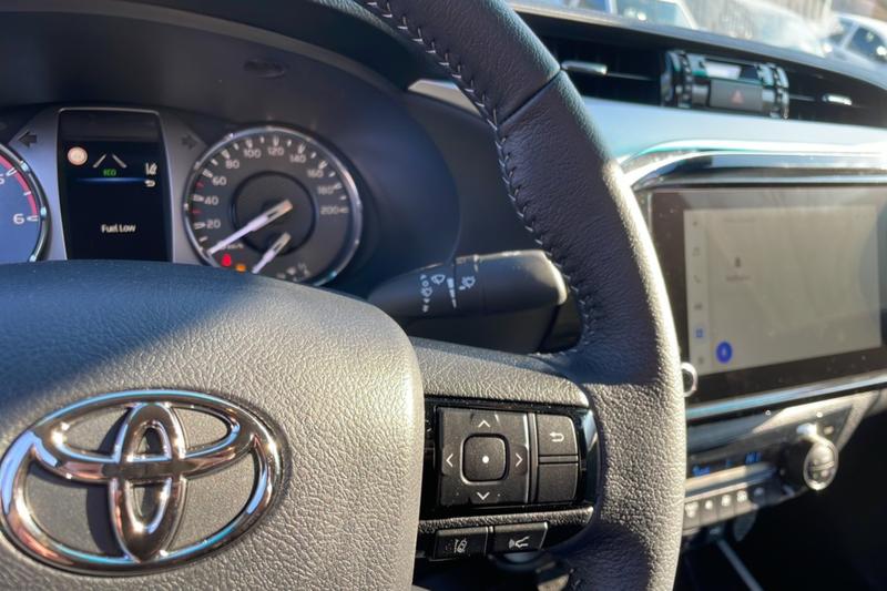 Toyota Hilux 2.8 D4-D 204 Bva Legende