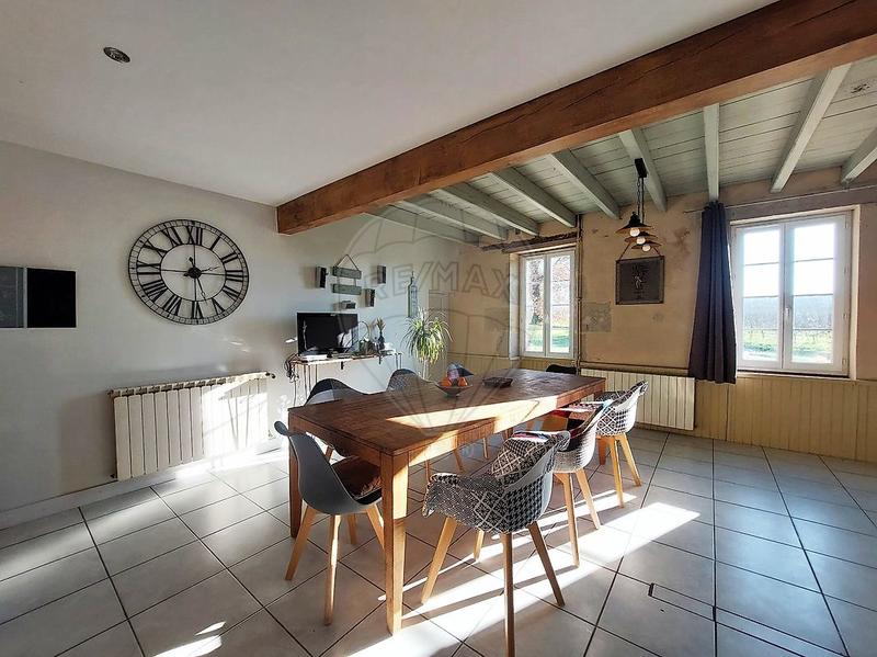 Maison - 250 m² - 7 pièces