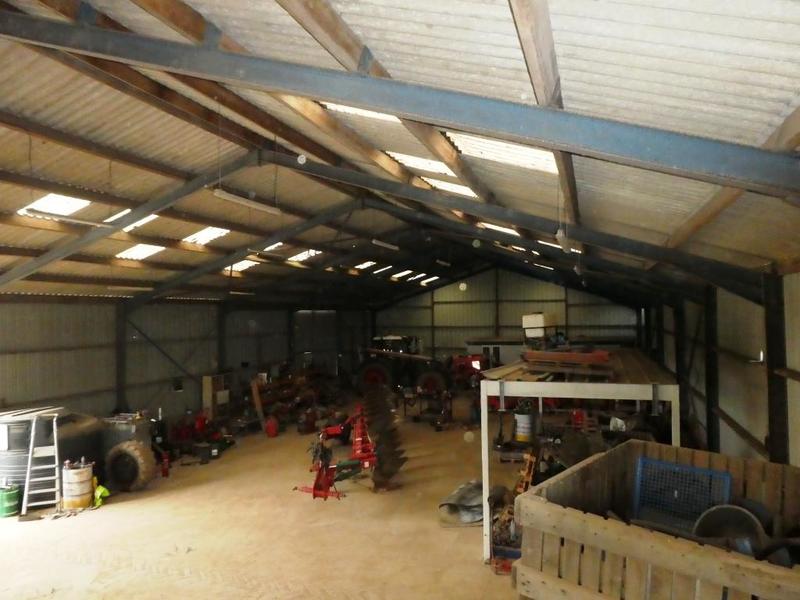 Local d'activité / Entrepôt - 900 m²