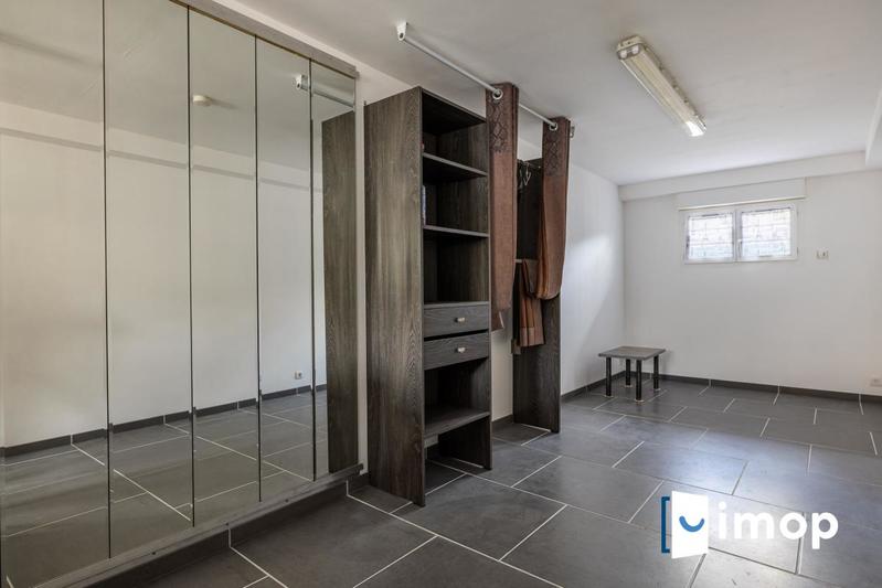 Maison - 210 m² - 5 pièces