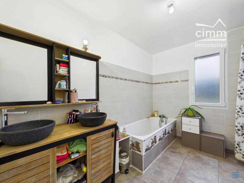 Maison - 104 m² - 4 pièces