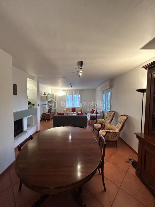 Maison traditionnelle - 165 m² - 7 pièces