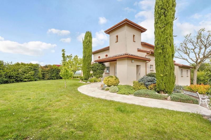 Maison - 197 m² - 7 pièces