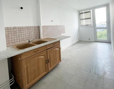 Appartement - 77 m² - 4 pièces