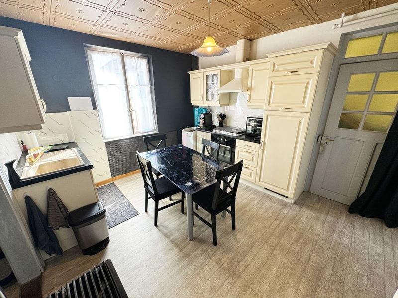 Maison - 137 m² - 6 pièces