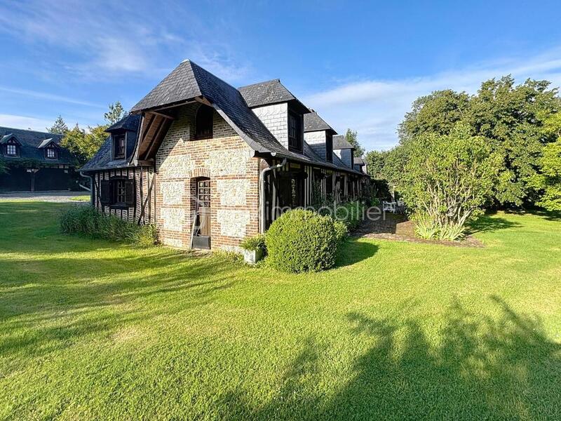 Propriété - 290 m² - 10 pièces