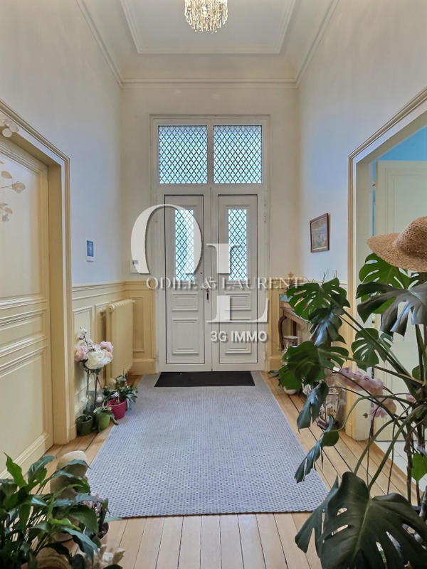 Maison de maîtres - 246 m² - 10 pièces