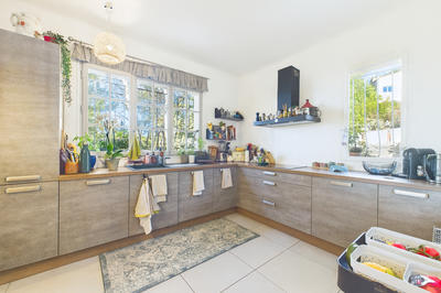 Maison - 250 m² - 10 pièces