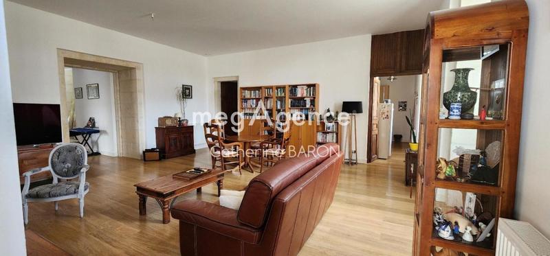 Appartement - 220 m² - 8 pièces