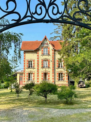 Villa - 195 m² - 9 pièces