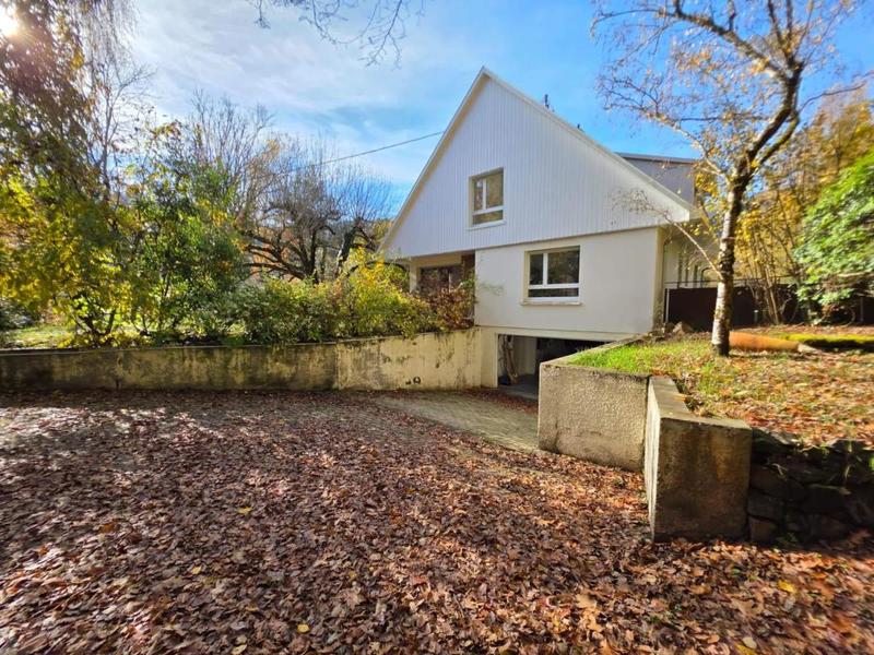 Maison - 224 m² - 7 pièces