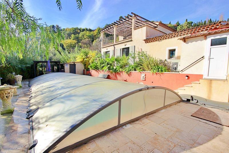 Villa - 188 m² - 6 pièces