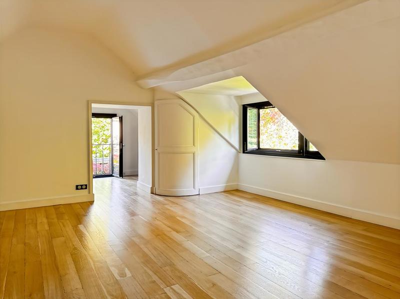 Maison - 200 m² - 6 pièces