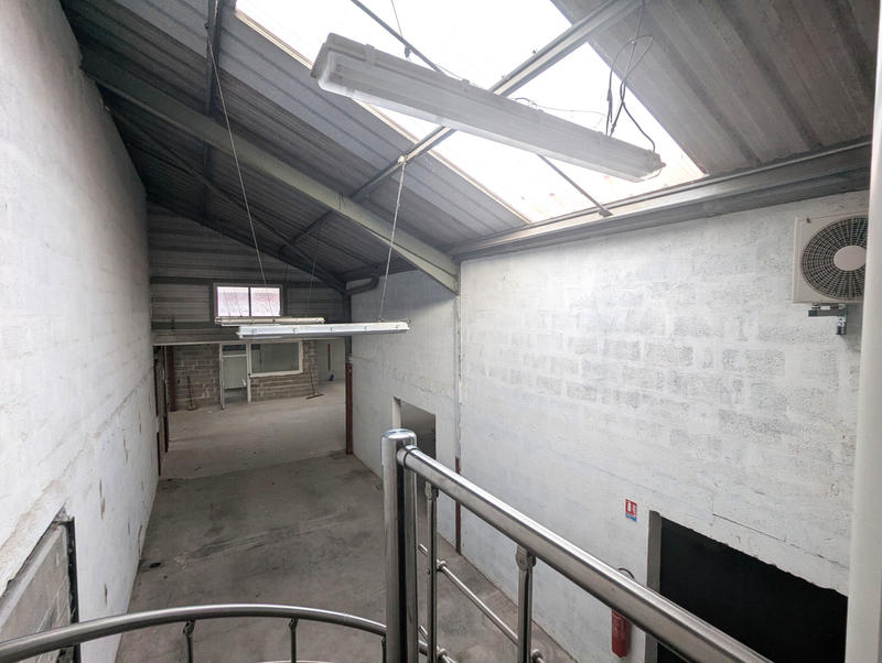 Local commercial - 420 m² - 4 pièces