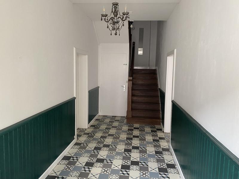 Maison - 240 m² - 9 pièces