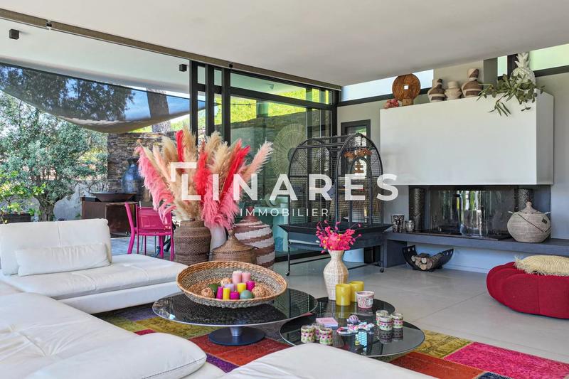 Maison - 350 m² - 4 pièces