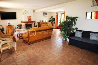 Maison traditionnelle - 139 m² - 7 pièces