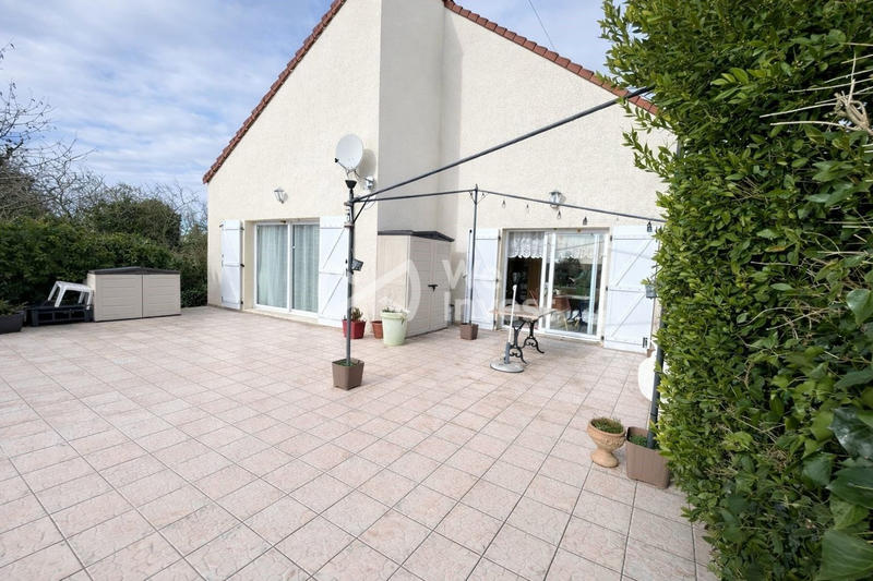 Maison - 180 m² - 7 pièces