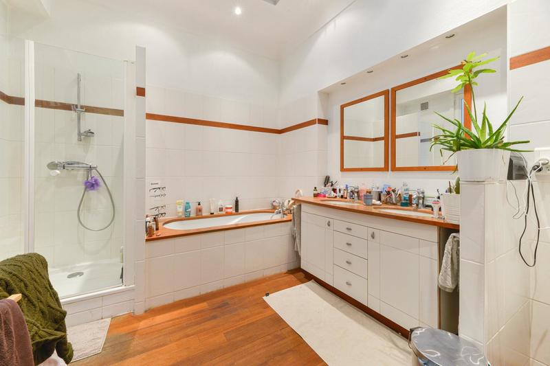 Appartement - 225 m² - 6 pièces