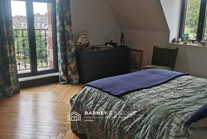 Maison - 226 m² - 8 pièces